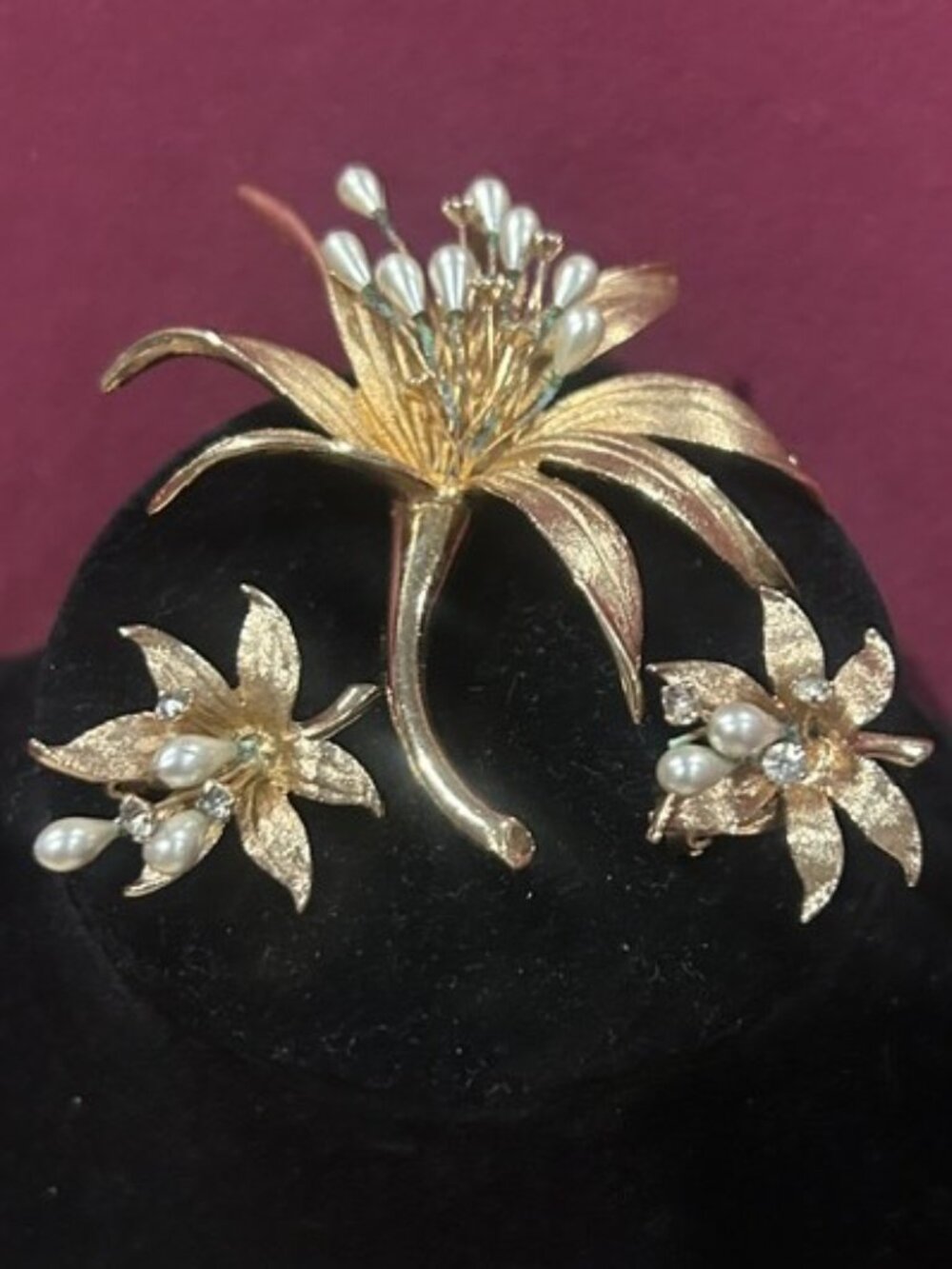 JUDY LEE Brushed Gold Orchid Flower Rhinestone Pearl Cluster BROOCH EARRINGS SET